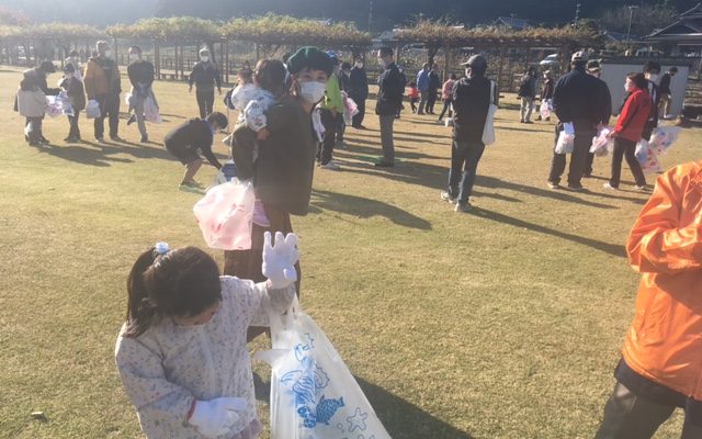 楽しみながら雲出川清掃☆